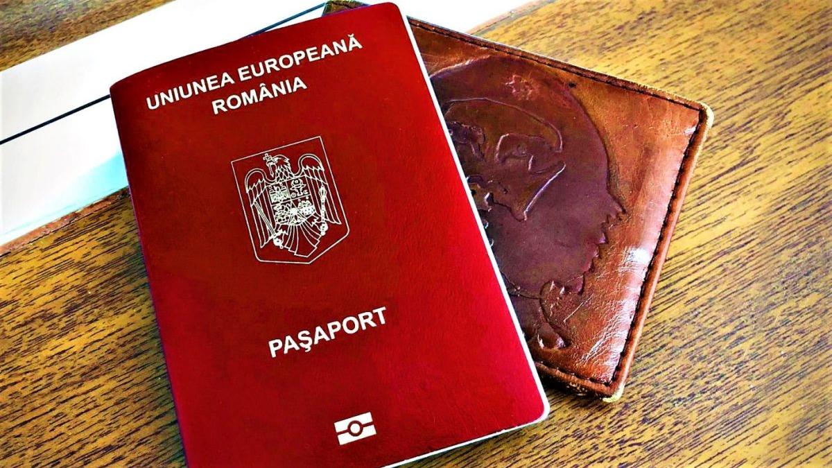 Situație inedită pe Aeroportul Otopeni. O bunică a încercat să intre în țară cu doi nepoți care aveau documente false