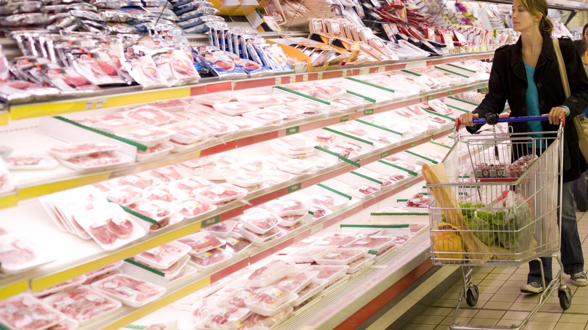Alertă alimentară! Kaufland retrage o tartă cu bucăți de plastic în ea
