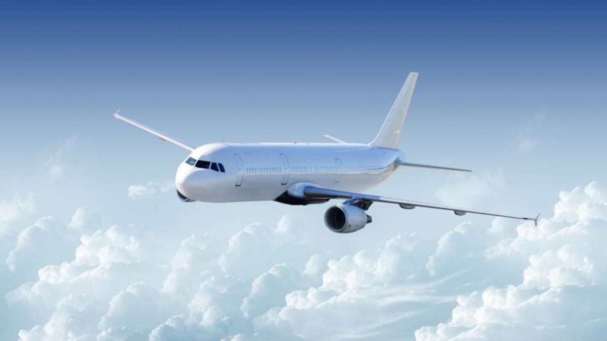 Obiecte permise și interzise în călătoriile cu avionul. Atenție cum le împachetezi