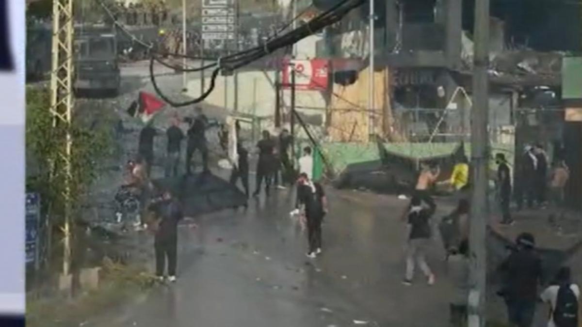Protestatarii pro-palestinieni au intrat în curtea Ambasadei SUA din Beirut