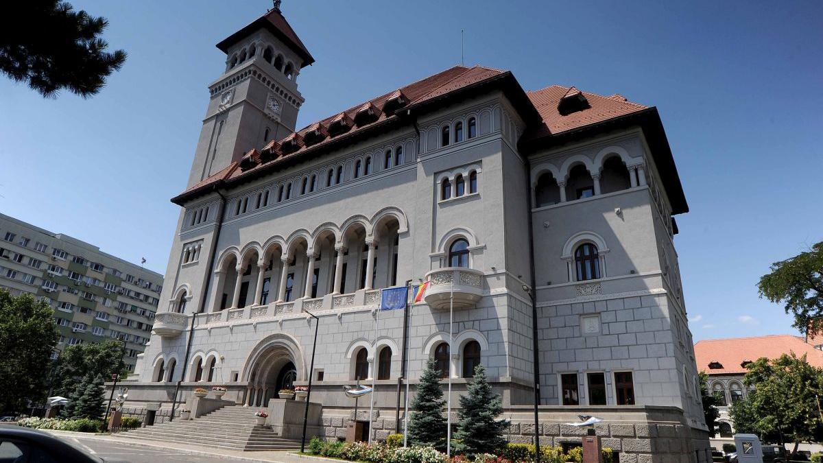 Primăria Sectorului 1 cumpără consultanţă pentru „bună guvernare”. Manager de proiect - consilierul primăriţei. Executant - un liberal ex-preşedinte al INA