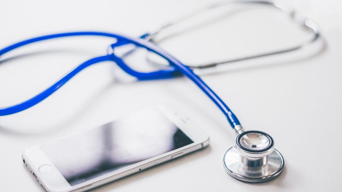 „Legea Alexandra”: număr național unic, pentru pacienții ignorați de doctori, care vor putea să sune la orice oră pentru a reclama neglijența medicilor