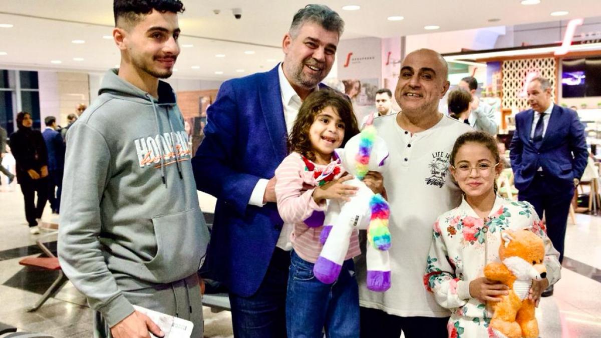 romani evacuati infern gaza ajuns acasa