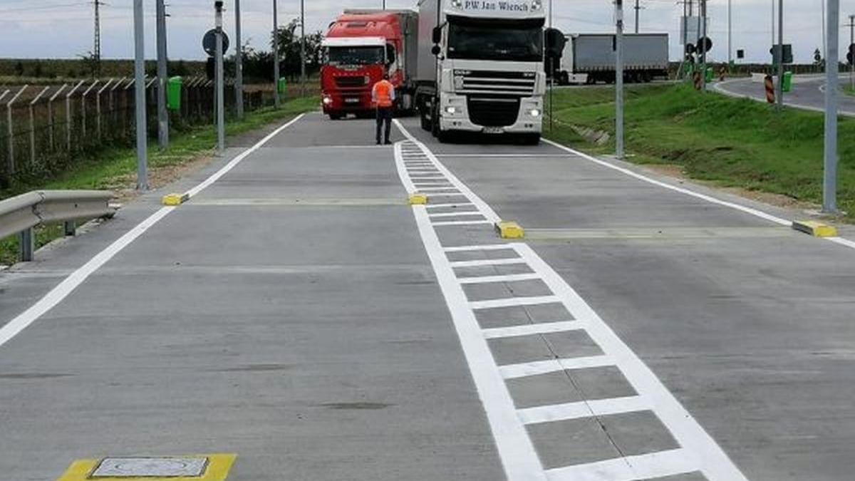 Cozile de la frontieră ar fi trebuit să se elimine din 2008: Blocajele de la granițele României, explicate de trasportatori