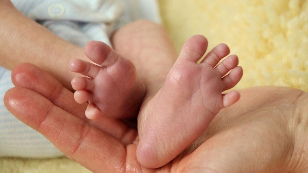 Dublarea programului de fertilizare in vitro: Crește numărul de cupluri care vor putea cere 15.000 de lei de la stat, pentru proceduri de FIV