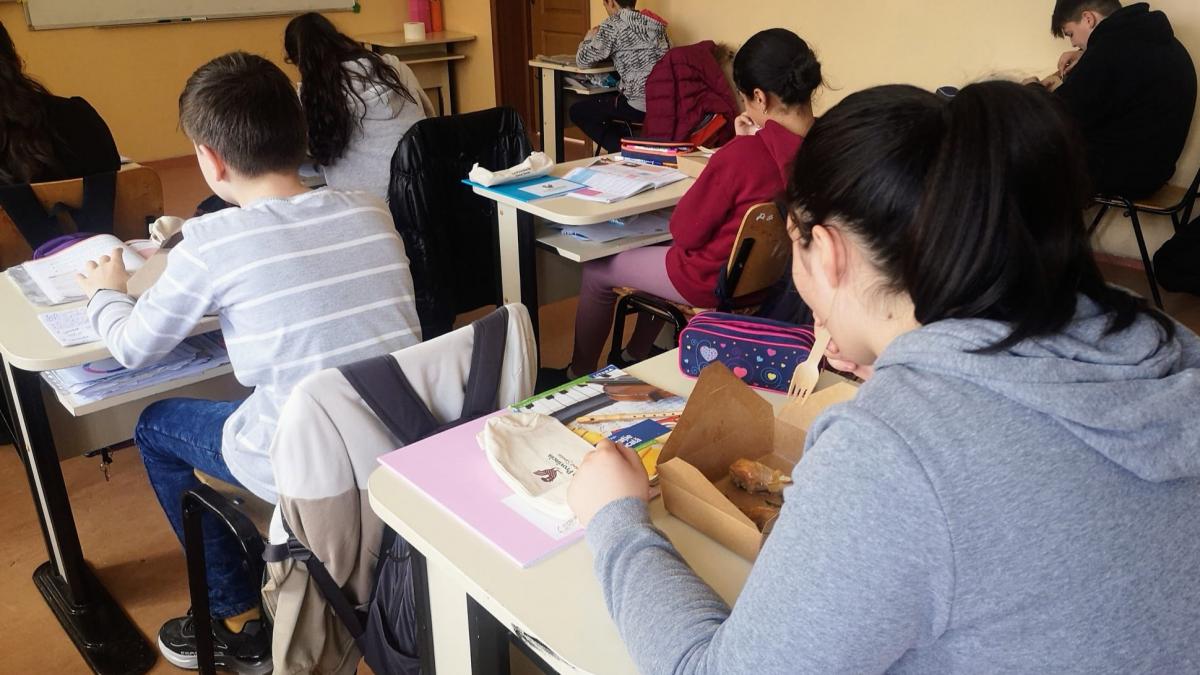 Imaginea României educate: 4 din cele 8 regiuni ale României, în topul regiunilor UE cu cei mai puțini absolvenți de facultate