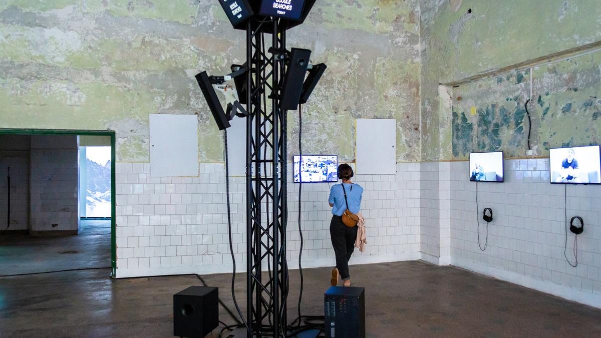 Viitorul așa cum și-l imaginează tinerii, în expoziția THIS IS NOT MY YOUTHOPIA, între 5 – 15 decembrie la Timișoara