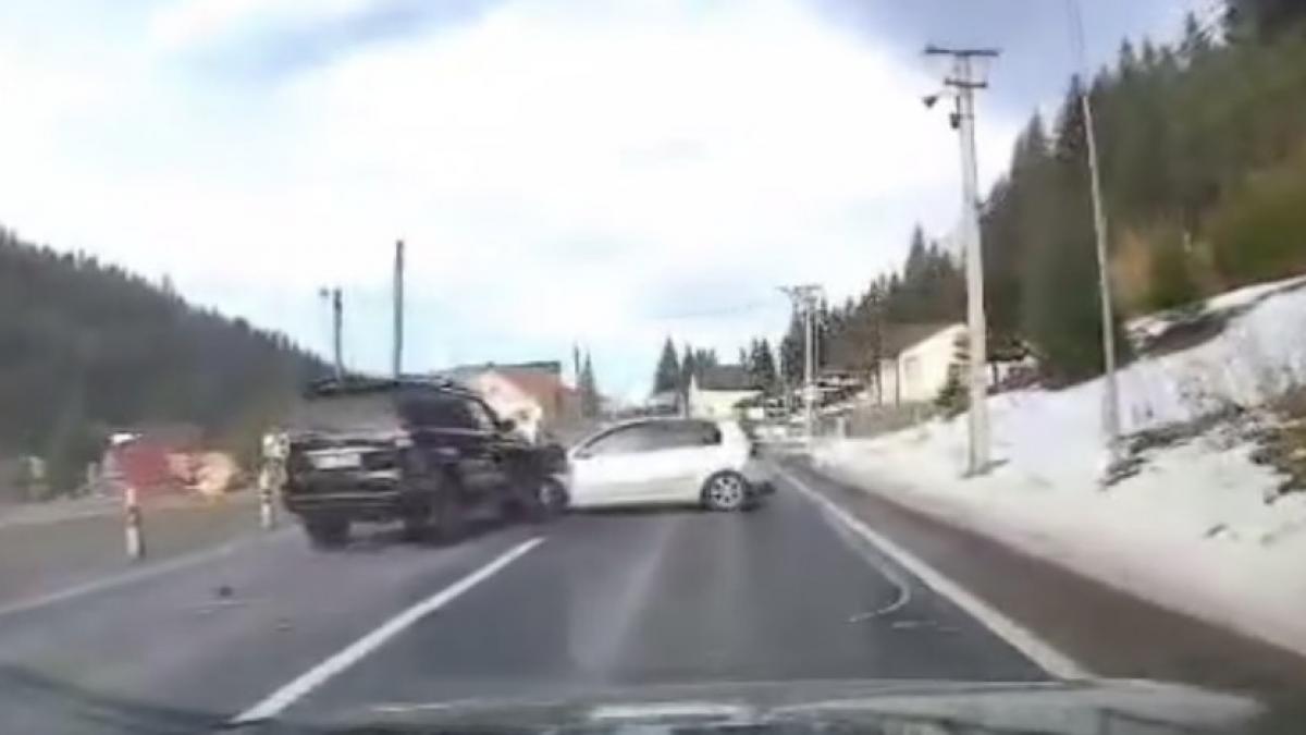 Accident grav pe DN1, în zona localității Predeal. Cinci persoane au fost rănite. Traficul a fost reluat