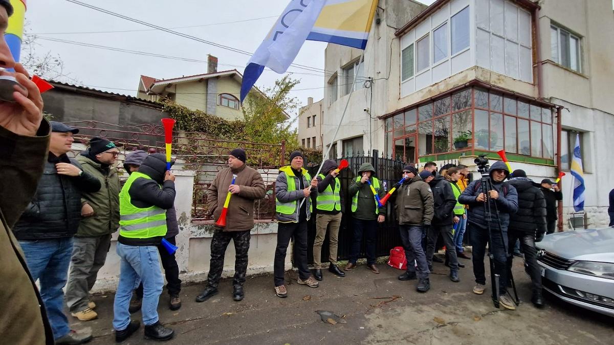 politisti protest sediul ipj constanta