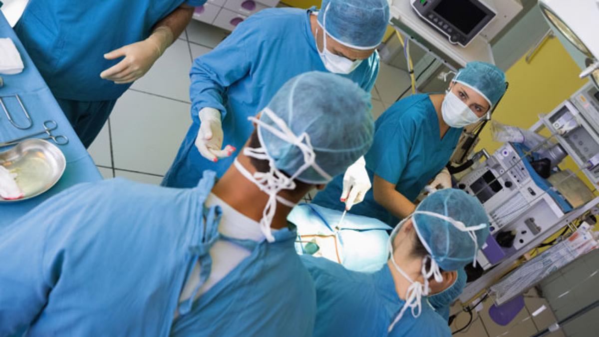 Fetiță de 3 luni, operată pentru extirparea unei tumori cerebrale