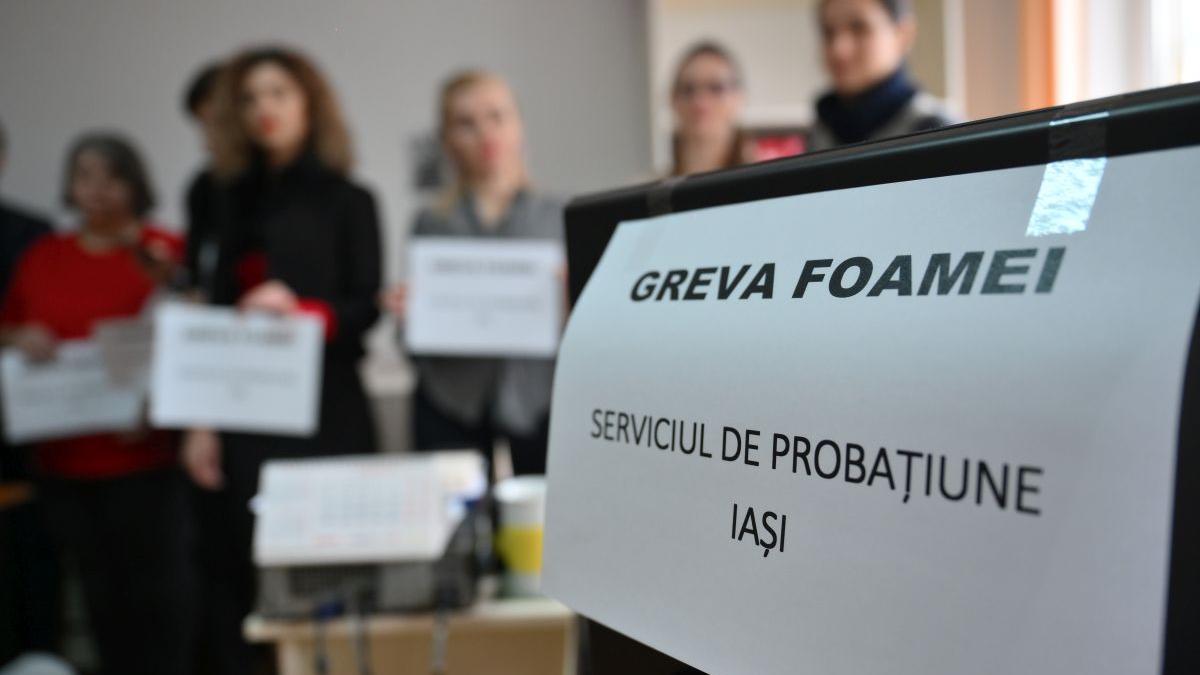 50 de angajați ai Ministerului Justiției, în greva foamei: consilierii de probațiune riscă să moară, după cinci zile fără mâncare