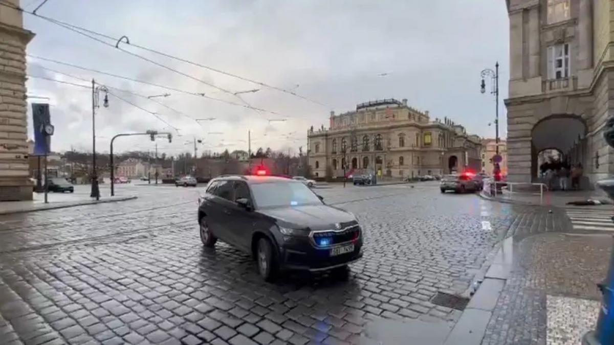 atac praga impuscaturi