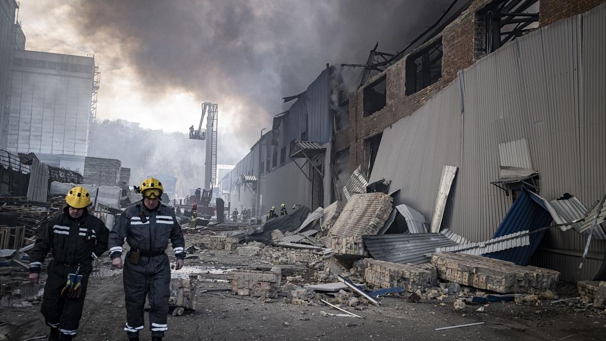 Kievul, atacat cu rachete și drone. Mai multe incendii au izbucnit în oraș
