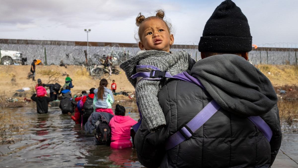Bărbați înarmați au răpit zeci de migranți pentru șantaj