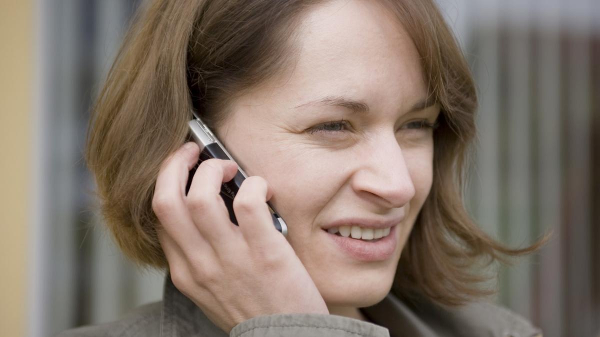 Nomofobia, groaza de a rămâne fără telefon mobil. Cum se manifestă această tulburare de care suferă din ce în ce mai mulți români