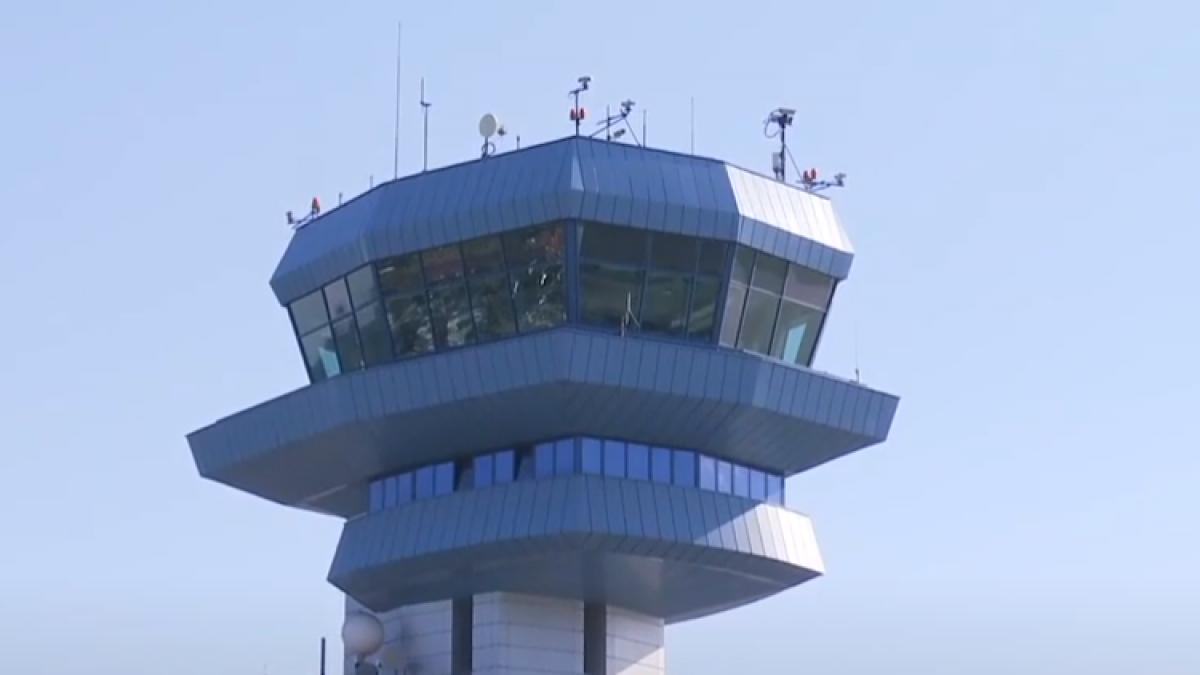 avion pasageri blocat aeroport baneasa scandal aterizare