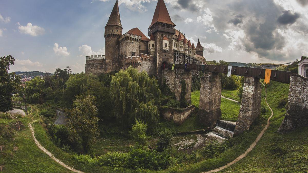 Hunedoreștii, istoria unui nume românesc de legendă