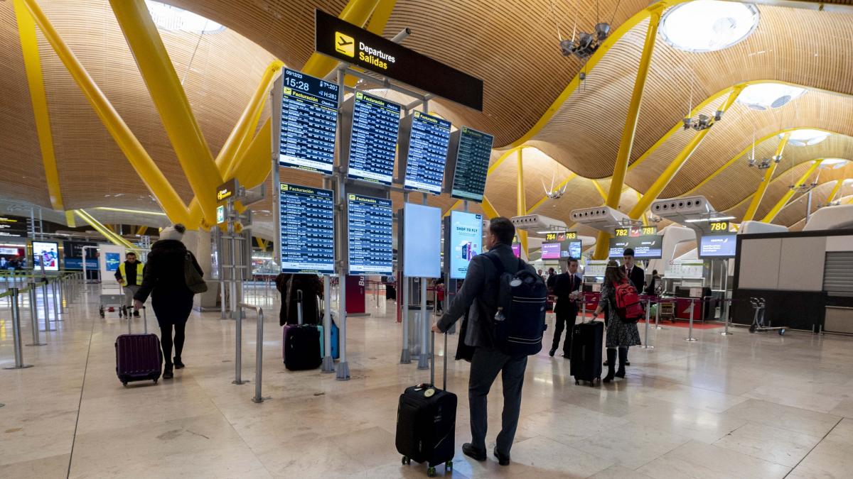 Cele două aeroporturi care deservesc Capitala se declară 100% pregătite pentru Schengen