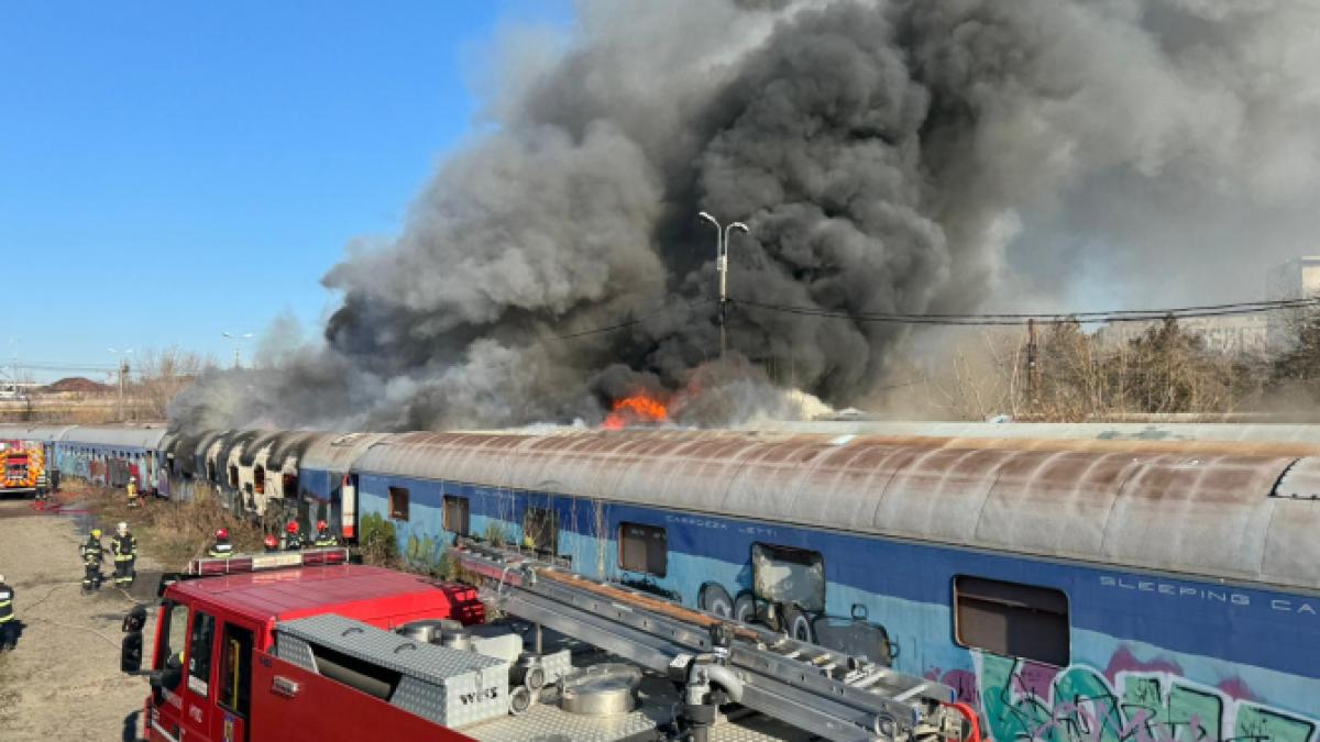 Mesaj Ro-Alert după incendiul dintre Gara Basarab și Podul Grant