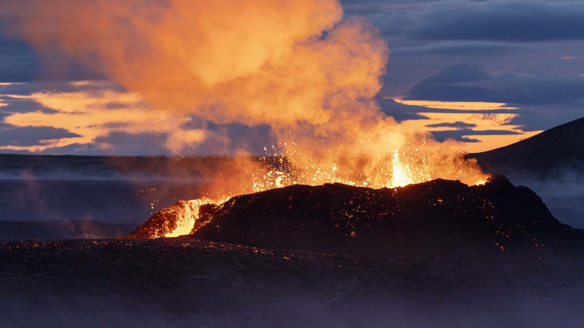 Islanda afectată de erupția unui vulcan din sud-vestul peninsulei