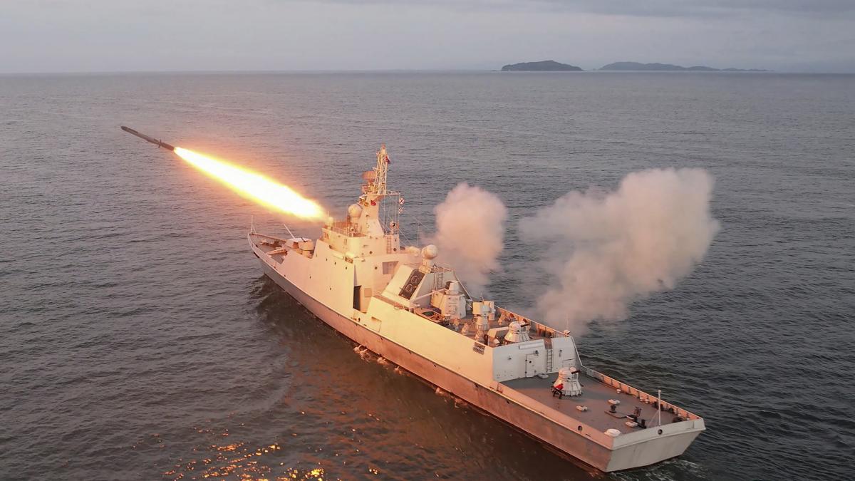 Tensiuni în Asia. Coreea de Nord a lansat o nouă rachetă balistică