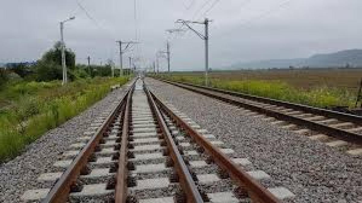 Nouă din cele 11 vagoane implicate în deraierea din stația Leu au fost scoase de pe linii