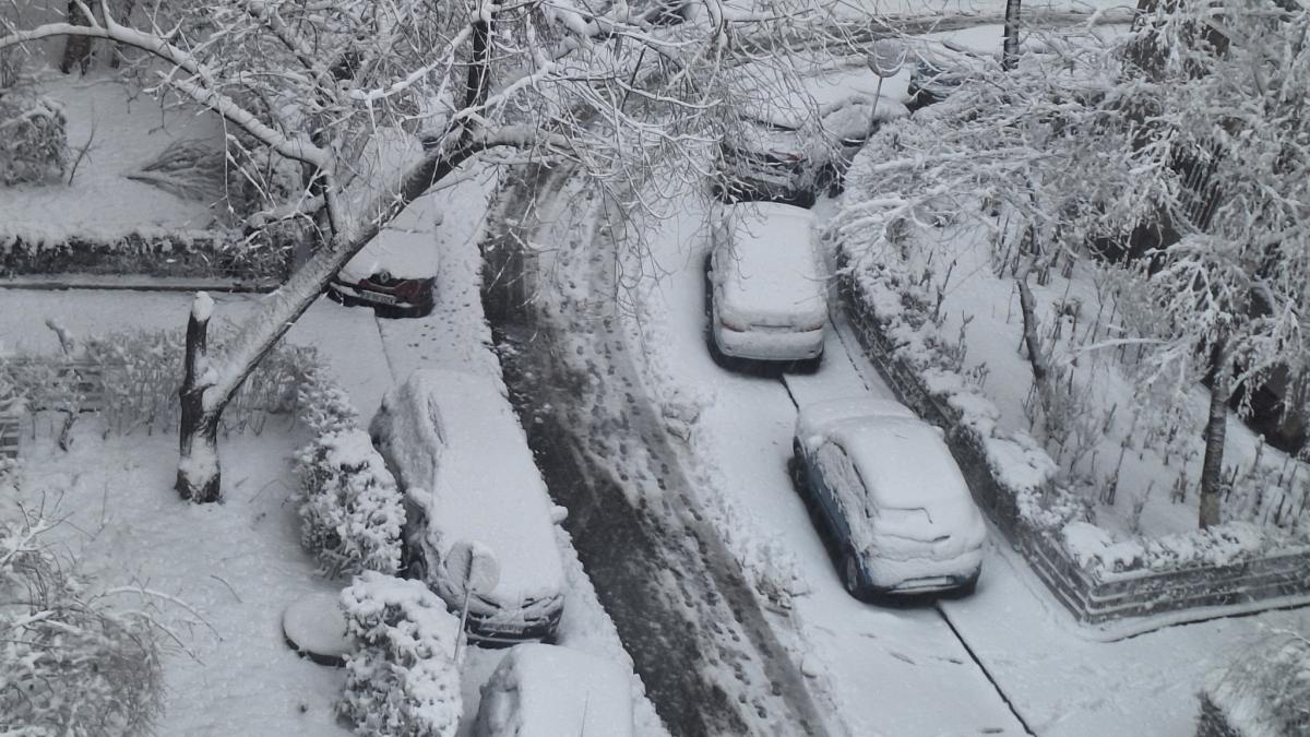 prapad capitala fara deszapezire continua ninga tramvaie deraiate