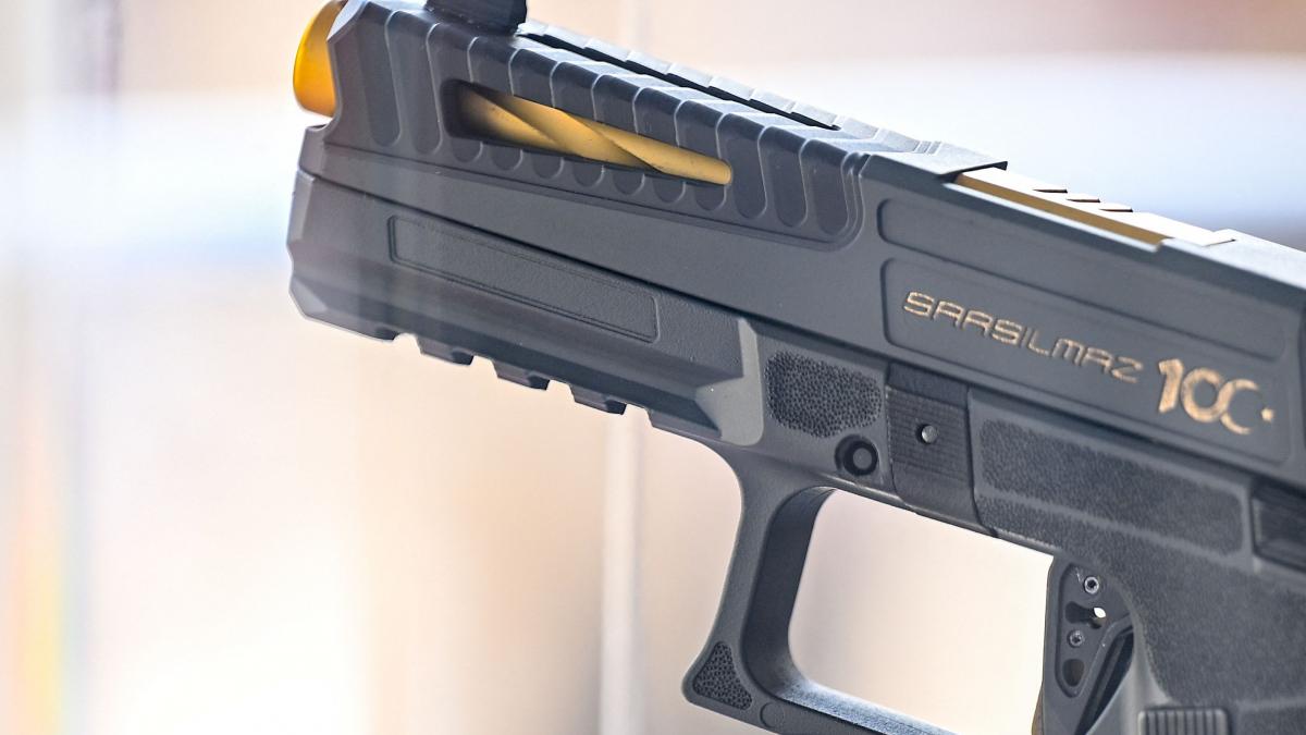 Peste 3.000 de arme letale și neletale au fost confioscate de polițiști în 2023