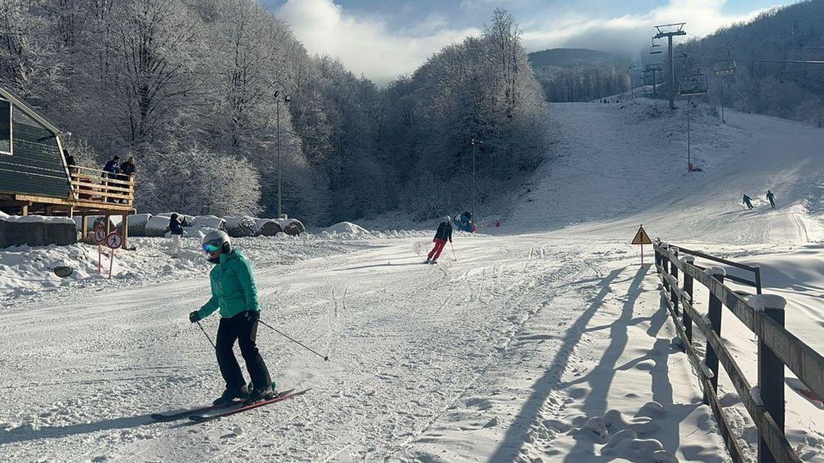 Astăzi se deschide pârtia de schi de la Luna Şes