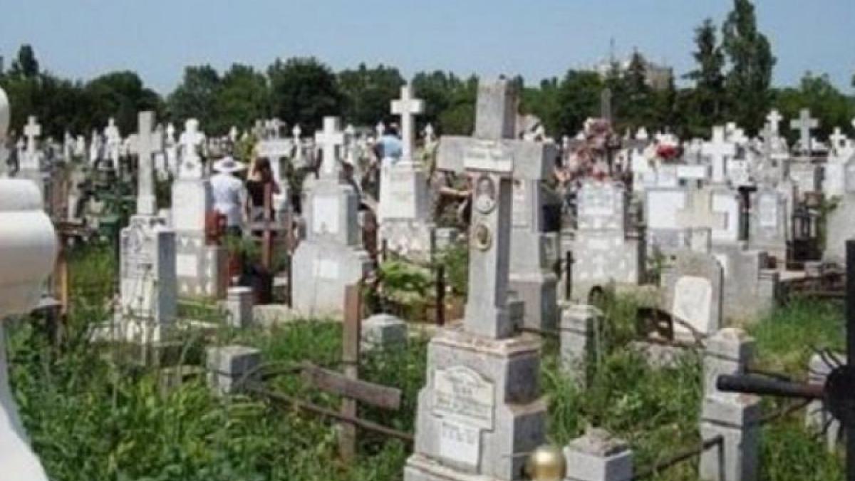 500 morminte mutate cimitir constructie complex rezidential