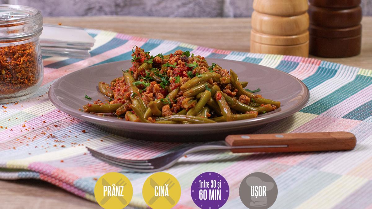Fasole verde cu carne tocată