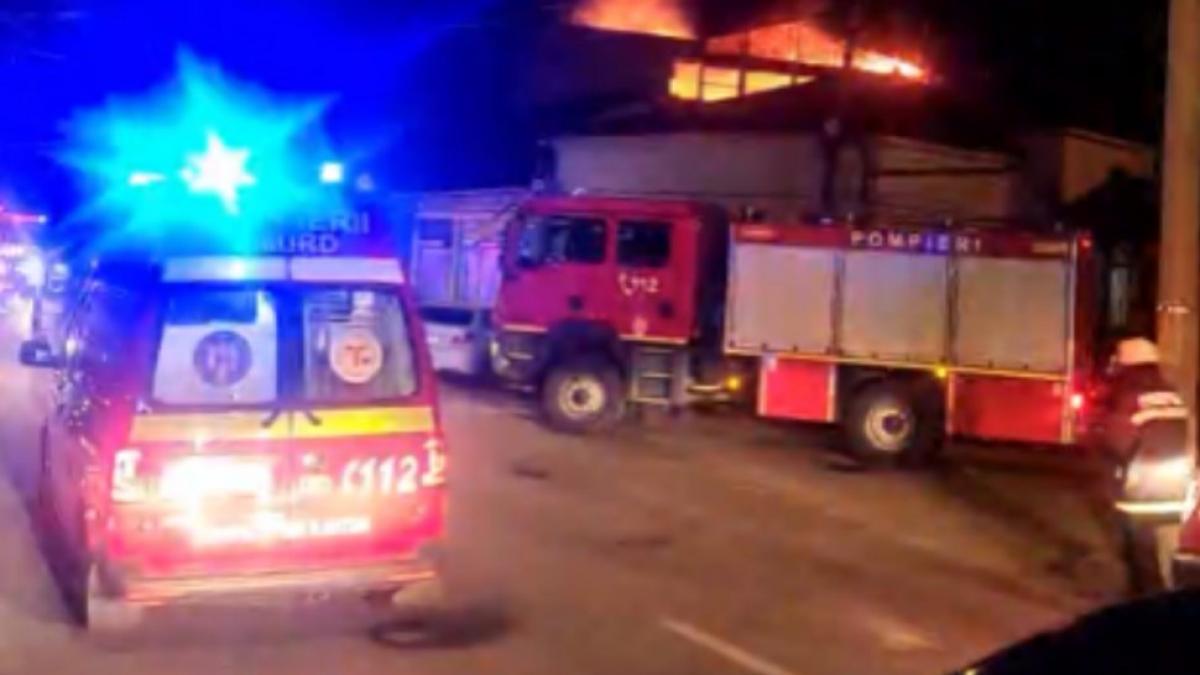 incendiu urias restaurant pitesti clienti evacuati