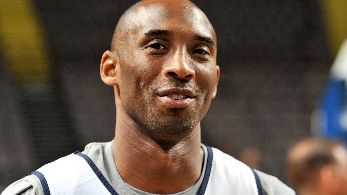 LA Lakers a dezvelit prima statuie dintr-o serie de trei ale lui Kobe Bryant