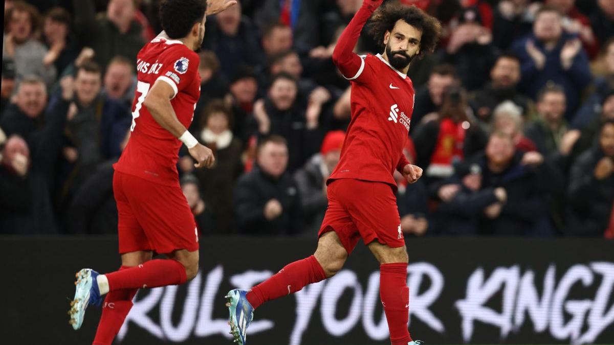 Liverpool învinge pe Burnley, în fața unei asistențe record, și revine în fruntea Premier League