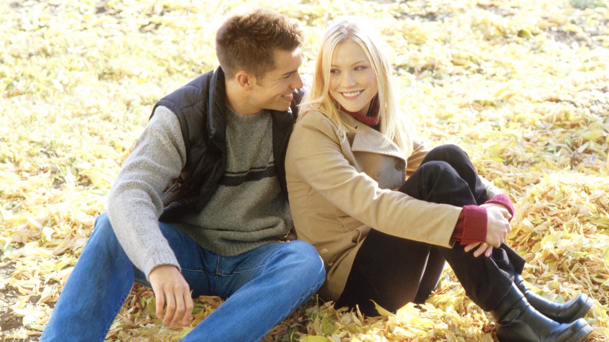 Aproape 2 din 3 utilizatori ai aplicațiilor de dating sunt deja într-o relație sau căsătoriți