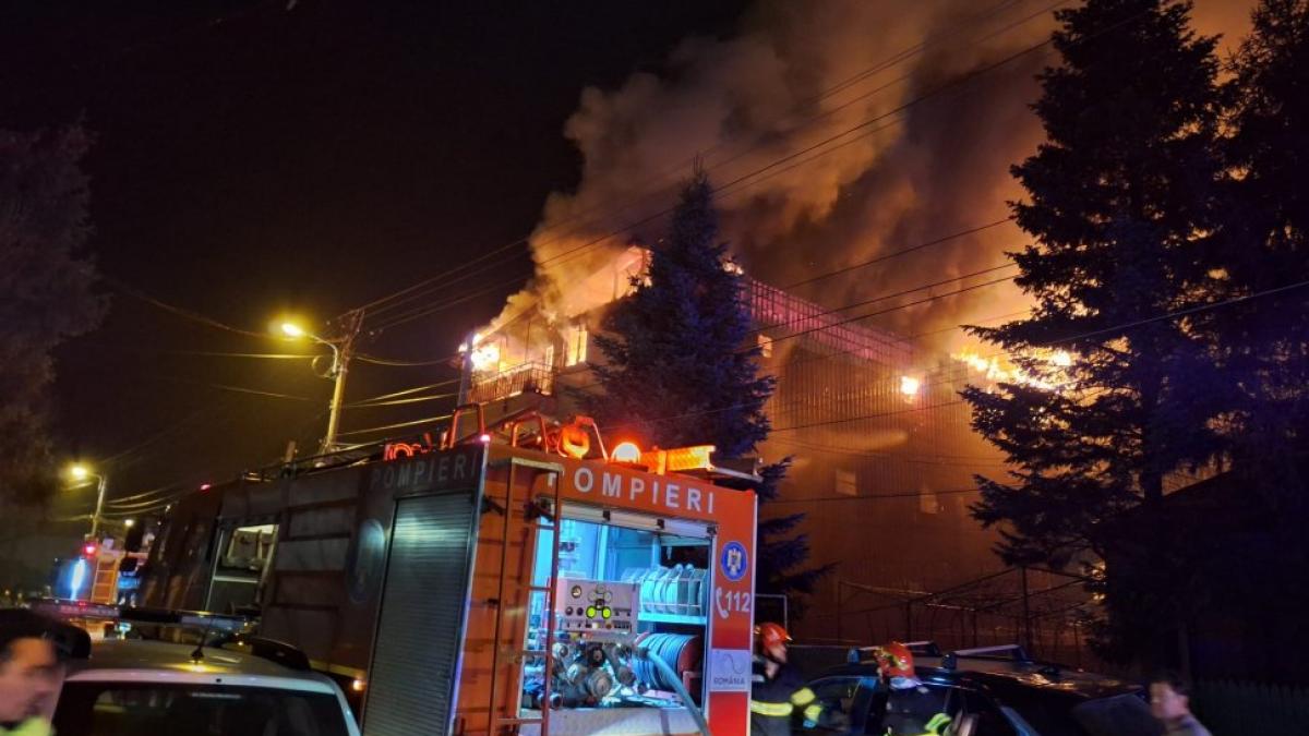 Explozie urmată de incendiu în sectorul 5, răniți transportați la Spitalul de Arși și la Bagdasar