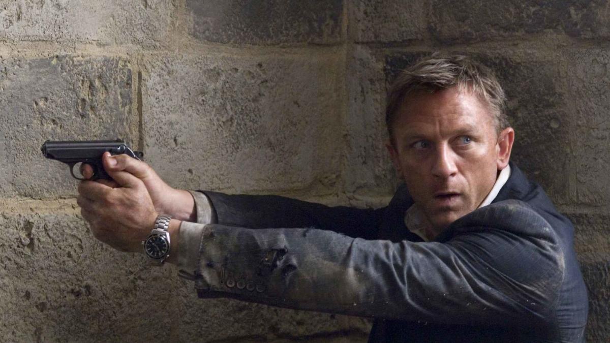 Cel mai cunoscut ceas James Bond  și 50 de carate de diamante, în licitație, de Mărțișor