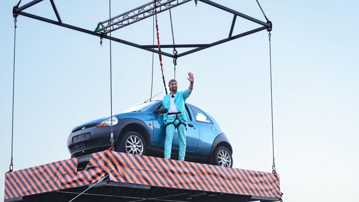 Diseară, la Power Couple România, fetele schimbă o roată la 30 de metri înălțime! Moment tensionat pentru una dintre perechi: Dani Oțil oprește proba unei concurente