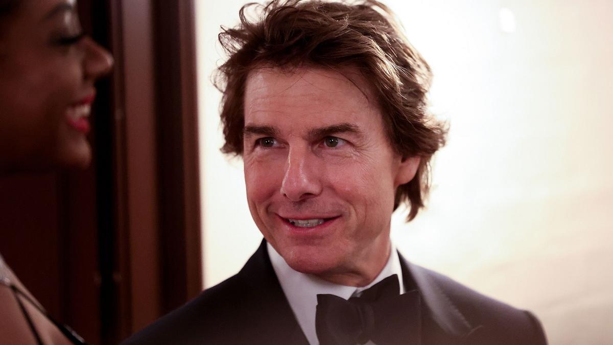 Tom Cruise e iar singur