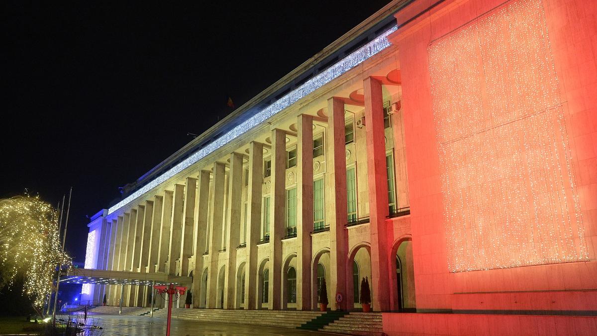 Palatul Victoria va fi iluminat sâmbătă seara în culorile drapelului ucrainean