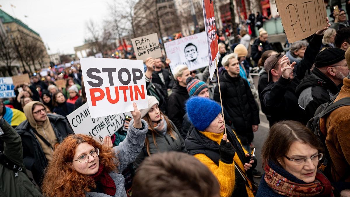 Noi represiuni ale regimului Putin. Zeci de participanți la demonstrațiile din Rusia au fost reținuți