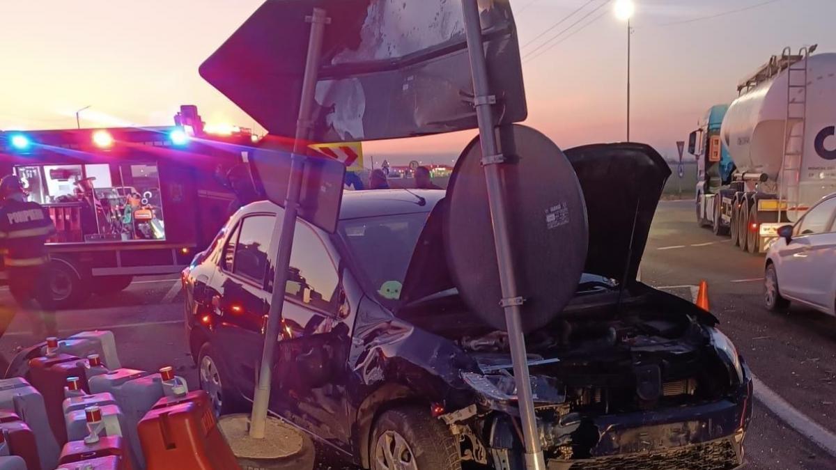 Trafic restricționat pe DN1, în Prahova, din cauza unui accident cu trei mașini