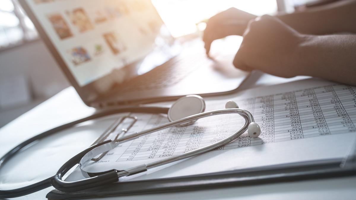 Numărul concediilor medicale explodează în 2023. Circa 3,2 miliarde de lei plătiți din bugetul de stat