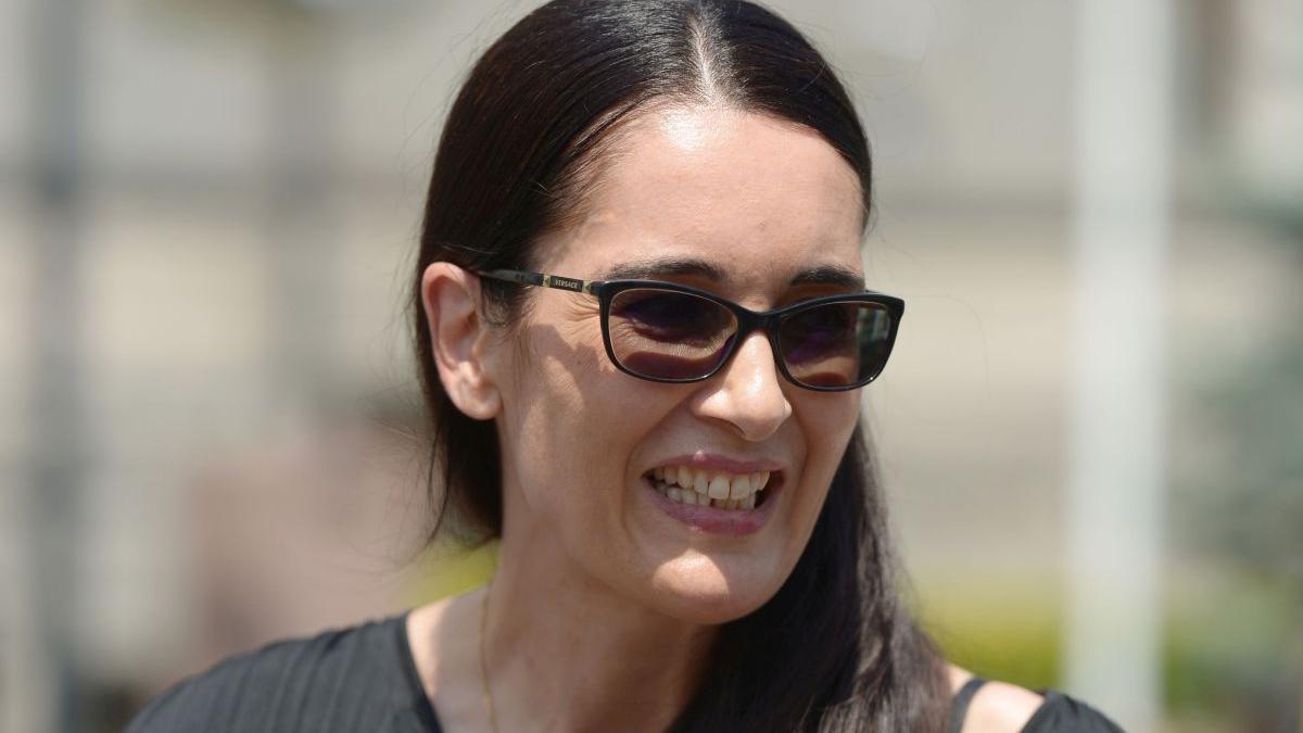 PSD: Clotilde Armand taie 133 mil. lei de la școli și spitale ca să dea mai mulți bani la panseluțe