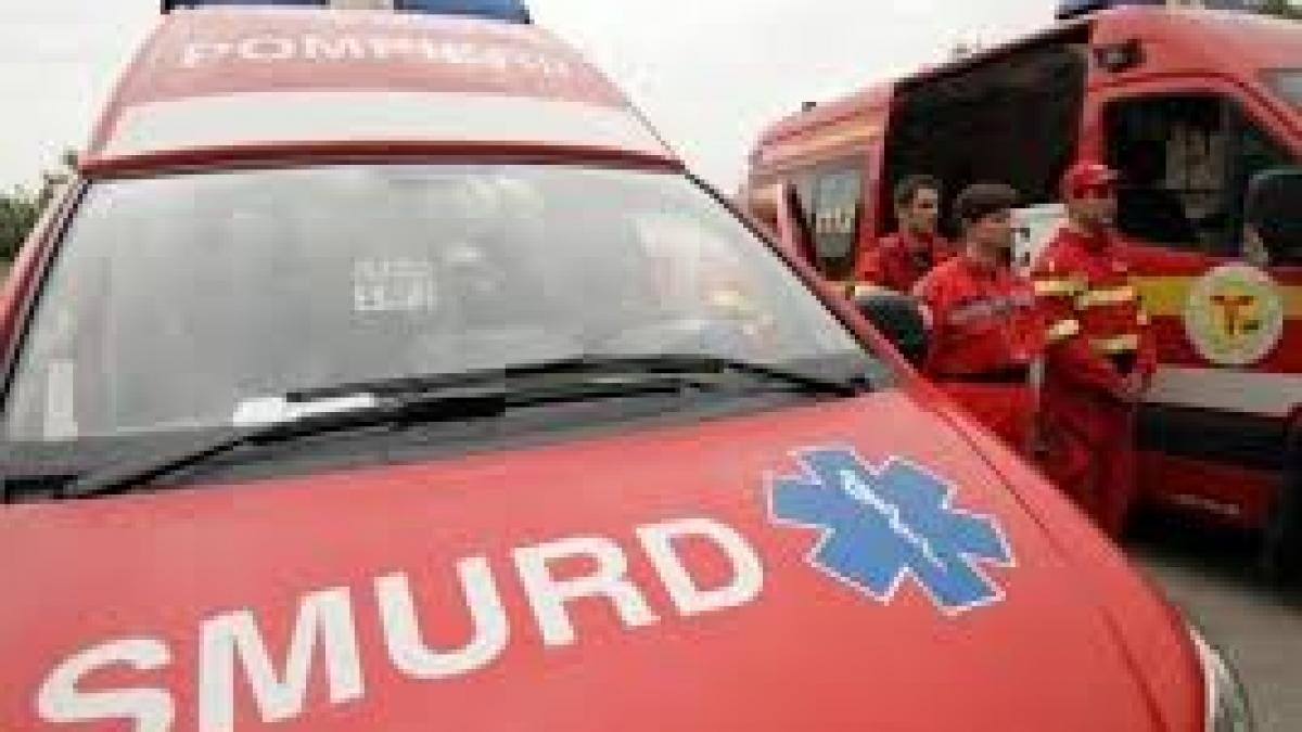 Tragedie rutieră: Un microbuz a lovit mortal un pieton, în Neamț