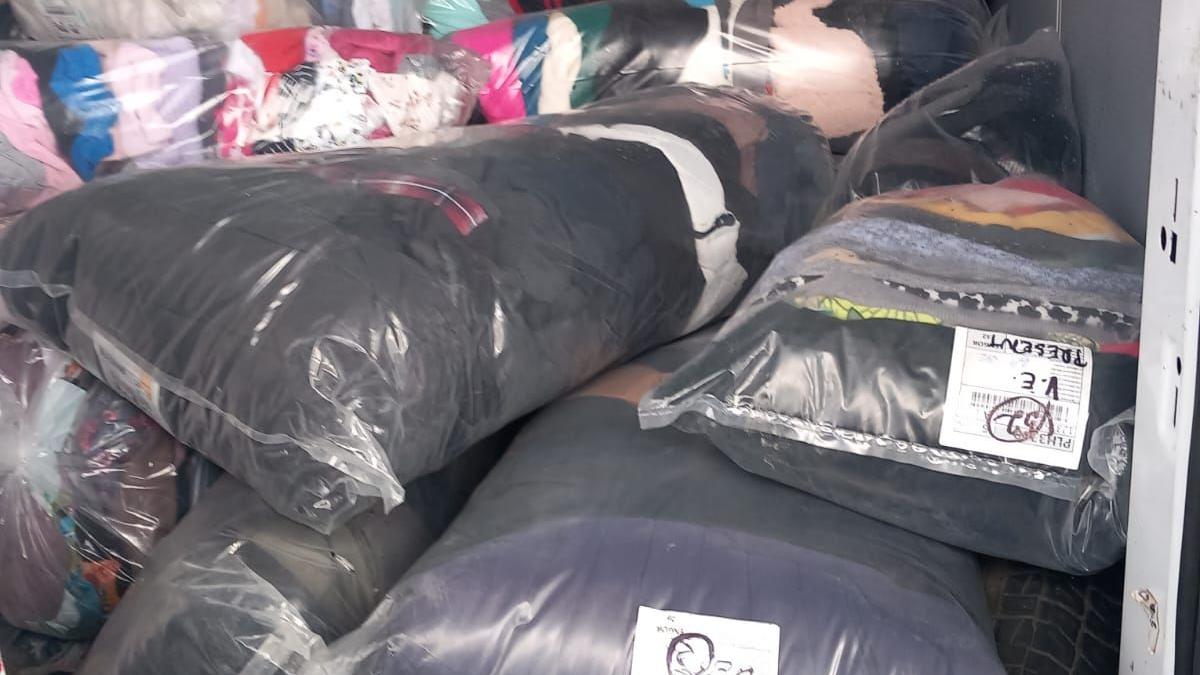 25 de tone de mărfuri second-hand au fost oprite să intre în țară la vama Borș II