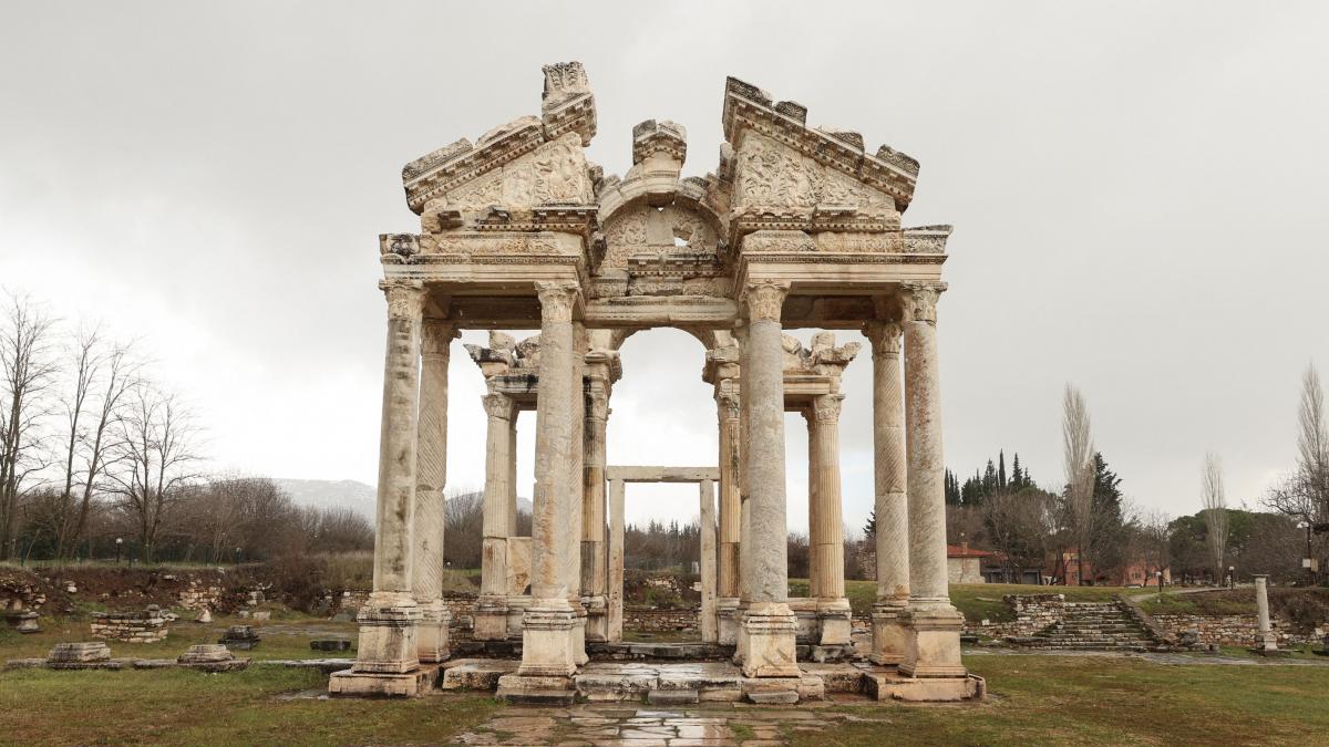 9 cărți extraordinare despre civilizațiile antice