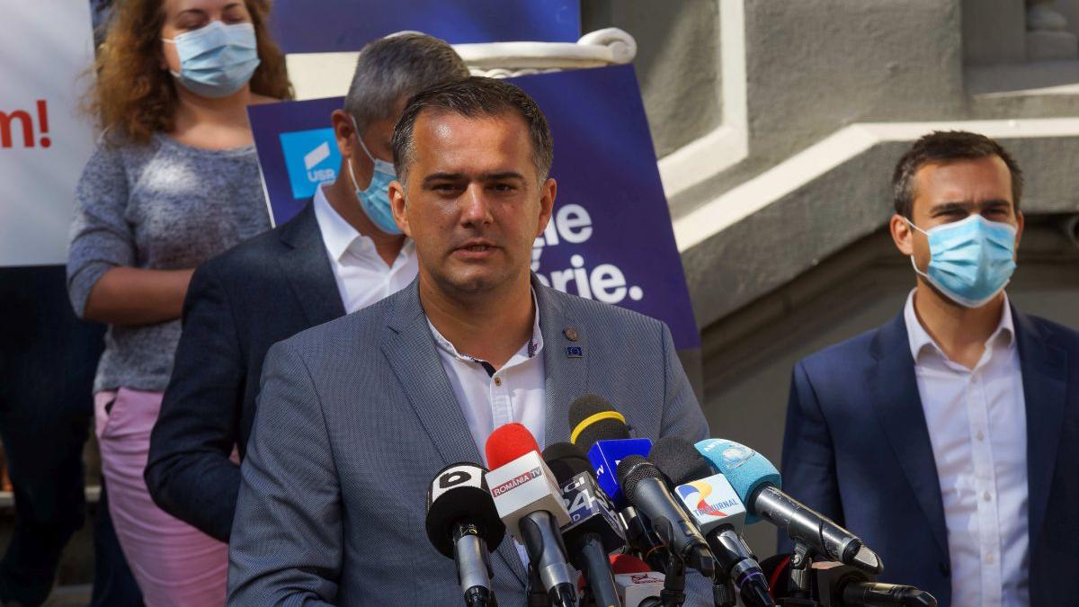 USR își aruncă în lupta electorală colecția de „penali” care țipă că s-a stricat Justiția