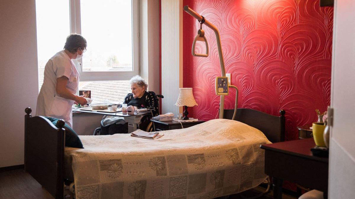 Îngrijiri medicale la domiciliu. Cine sunt beneficiarii