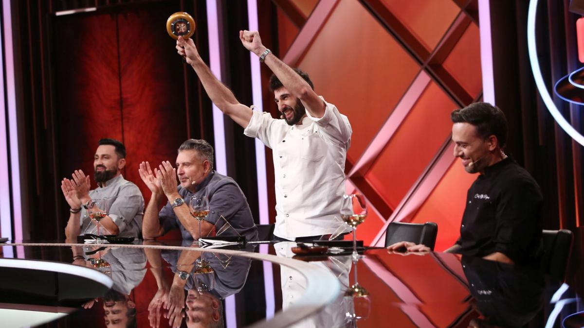 Chef Richard Abou Zaki a câștigat prima amuletă la Chefi la cuțite. „Va fi o bătălie crâncenă!”, a anunțat Chef Orlando, înaintea confruntării de diseară